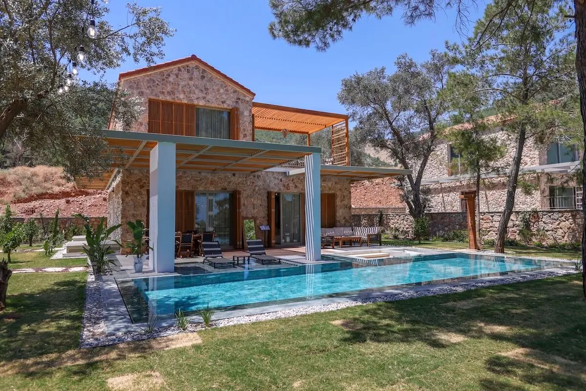Property in Torba